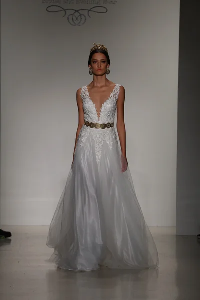 Julie Vino Bridal Fall Winter 2016 Presentation — Stock Fotó