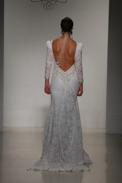 Julie Vino Bridal Fall Winter 2016 Presentation — Stockfoto