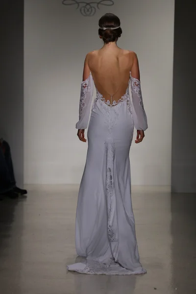 Julie Vino Bridal Fall Winter 2016 Presentation — 스톡 사진