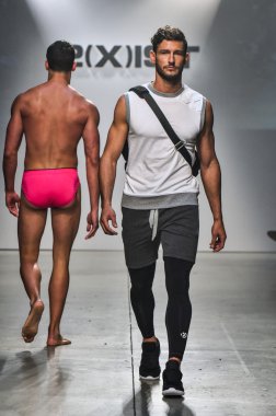 2(X)IST Men's Spring Summer 2016 Runway Show