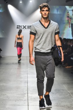 2(X)IST Men's Spring Summer 2016 Runway Show