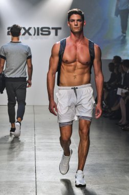 2(X)IST Men's Spring Summer 2016 Runway Show
