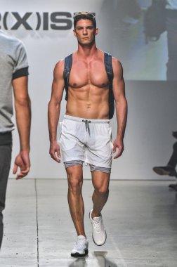 2(X)IST Men's Spring Summer 2016 Runway Show