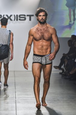 2(X)IST Men's Spring Summer 2016 Runway Show