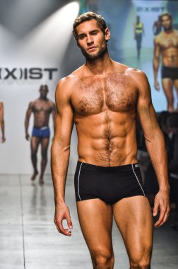 2(X)IST Men's Spring Summer 2016 Runway Show