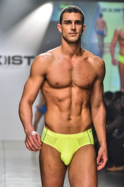 2(X)IST Men's Spring Summer 2016 Runway Show