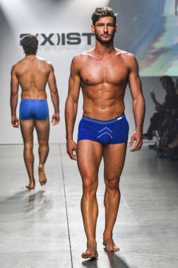 2(X)IST Men's Spring Summer 2016 Runway Show