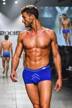 2(X)IST Men's Spring Summer 2016 Runway Show