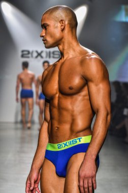 2(X)IST Men's Spring Summer 2016 Runway Show