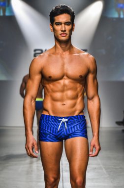 2(X)IST Men's Spring Summer 2016 Runway Show