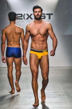 2(X)IST Men's Spring Summer 2016 Runway Show