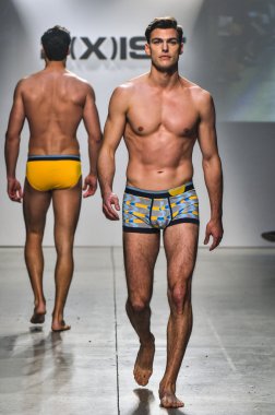 2(X)IST Men's Spring Summer 2016 Runway Show