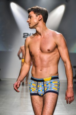 2(X)IST Men's Spring Summer 2016 Runway Show