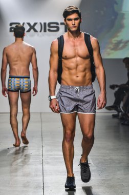 2(X)IST Men's Spring Summer 2016 Runway Show