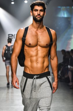 2(X)IST Men's Spring Summer 2016 Runway Show