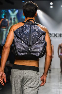 2(X)IST Men's Spring Summer 2016 Runway Show