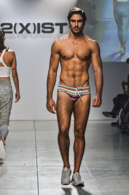 2(X)IST Men's Spring Summer 2016 Runway Show