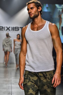 2(X)IST Men's Spring Summer 2016 Runway Show