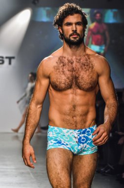 2(X)IST Men's Spring Summer 2016 Runway Show