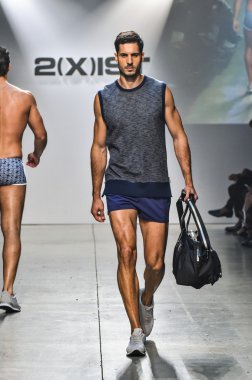 2(X)IST Men's Spring Summer 2016 Runway Show