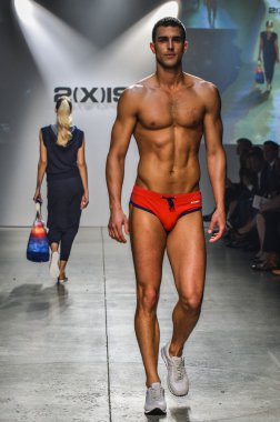 2(X)IST Men's Spring Summer 2016 Runway Show
