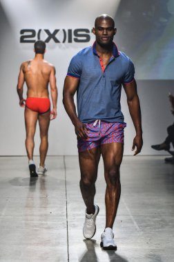 2(X)IST Men's Spring Summer 2016 Runway Show