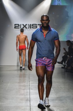 2(X)IST Men's Spring Summer 2016 Runway Show