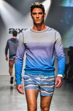 2(X)IST Men's Spring Summer 2016 Runway Show