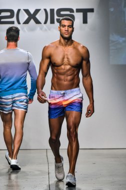 2(X)IST Men's Spring Summer 2016 Runway Show