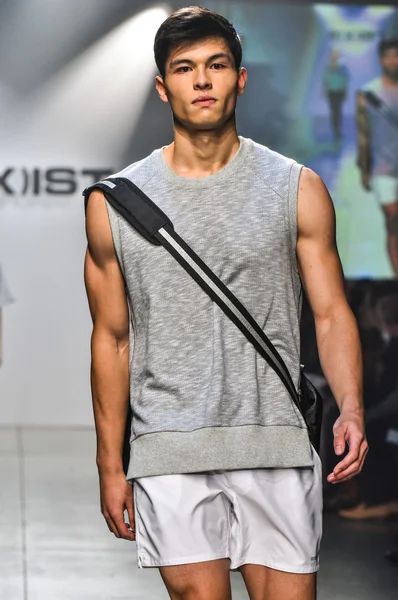 2(X)IST Men's Spring Summer 2016 Runway Show — Stock fotografie