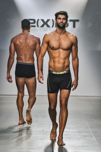 2(X)IST Men's Spring Summer 2016 Runway Show