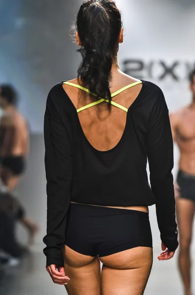 2(X)IST Men's Spring Summer 2016 Runway Show — Φωτογραφία Αρχείου