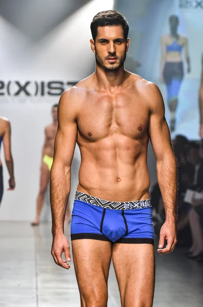 2(X)IST Men's Spring Summer 2016 Runway Show — Zdjęcie stockowe