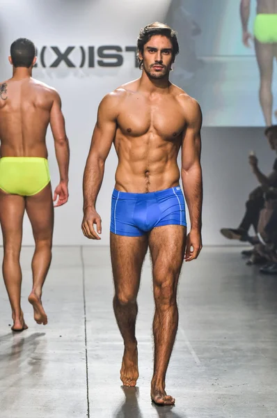 2(X)IST Men's Spring Summer 2016 Runway Show