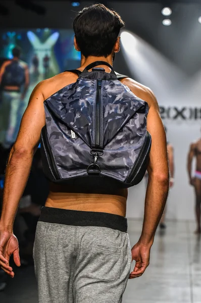 2(X)IST Men's Spring Summer 2016 Runway Show