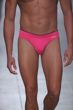 2(X)IST Men's Spring Summer 2016 Runway Show