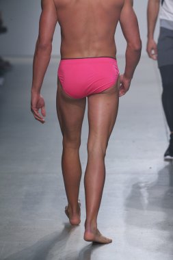 2(X)IST Men's Spring Summer 2016 Runway Show