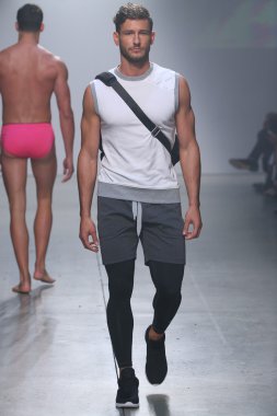2(X)IST Men's Spring Summer 2016 Runway Show