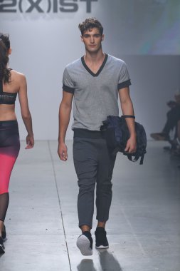 2(X)IST Men's Spring Summer 2016 Runway Show