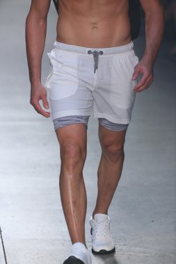 2(X)IST Men's Spring Summer 2016 Runway Show