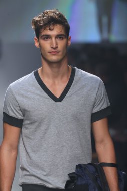2(X)IST Men's Spring Summer 2016 Runway Show