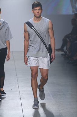 2(X)IST Men's Spring Summer 2016 Runway Show