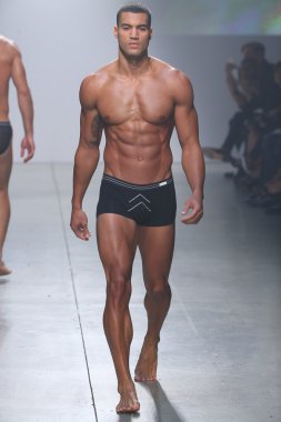 2(X)IST Men's Spring Summer 2016 Runway Show