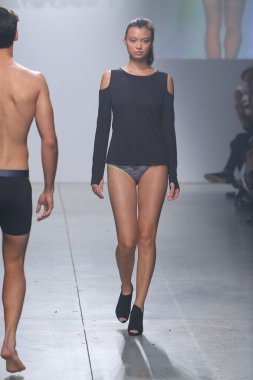 2(X)IST Men's Spring Summer 2016 Runway Show