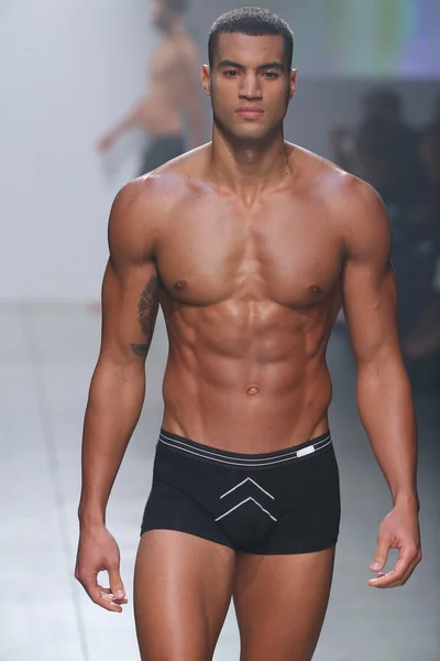 2(X)IST Men's Spring Summer 2016 Runway Show — Stock Photo, Image