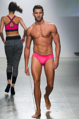 2(X)IST Men's Spring Summer 2016 Runway Show