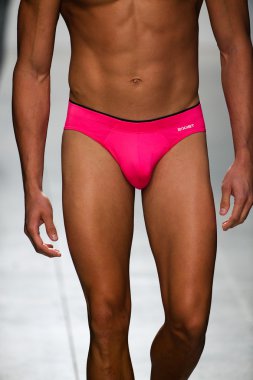 2(X)IST Men's Spring Summer 2016 Runway Show