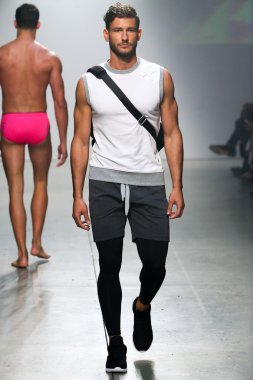2(X)IST Men's Spring Summer 2016 Runway Show