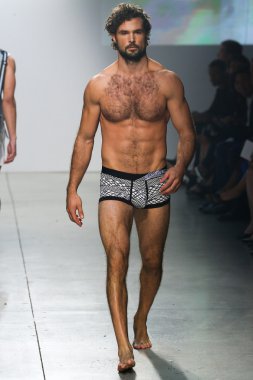 2(X)IST Men's Spring Summer 2016 Runway Show