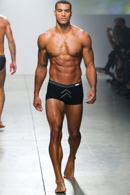2(X)IST Men's Spring Summer 2016 Runway Show